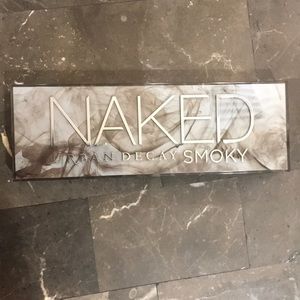 UD Naked Smoky Palette